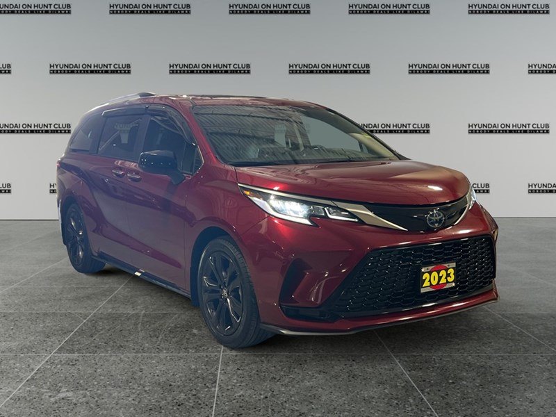 2023 Toyota Sienna XSE 7-Passenger FWD