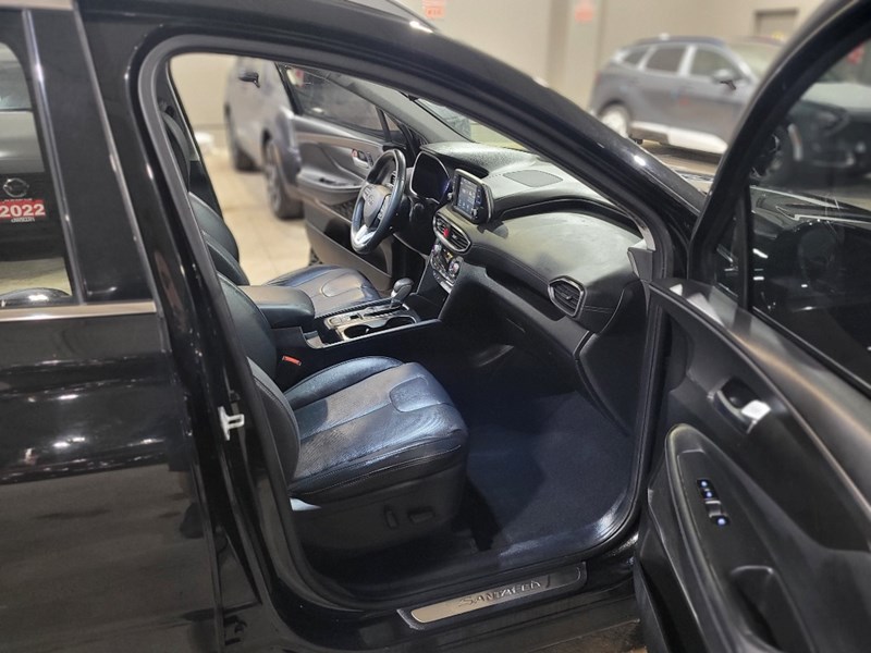 2019 Hyundai Santa Fe 2.0T Luxury AWD w/Dark Chrome Accent