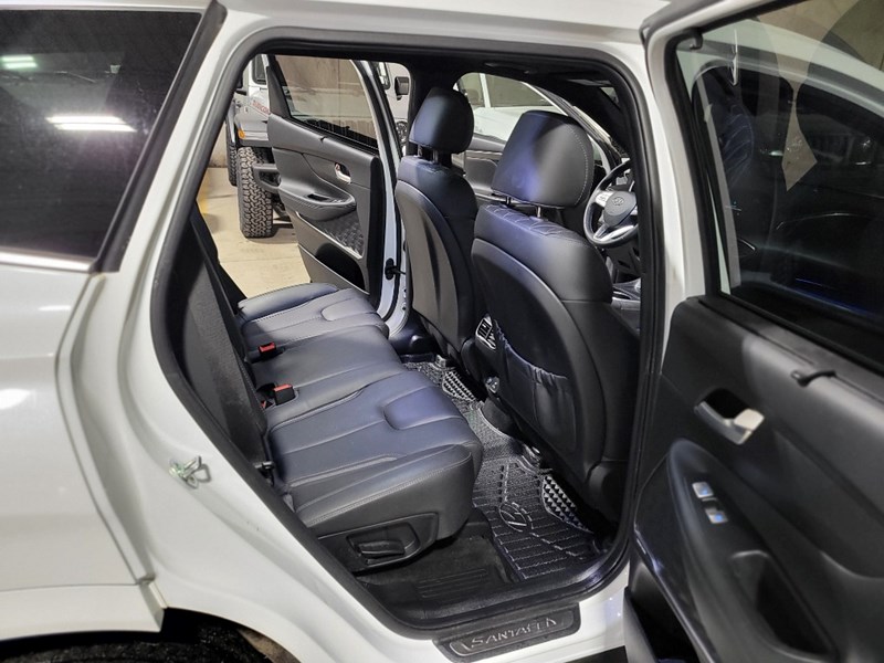2021 Hyundai Santa Fe Ultimate Calligraphy AWD