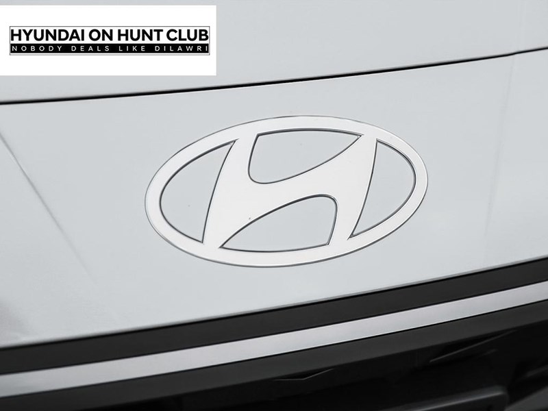 2025 Hyundai Elantra Preferred IVT