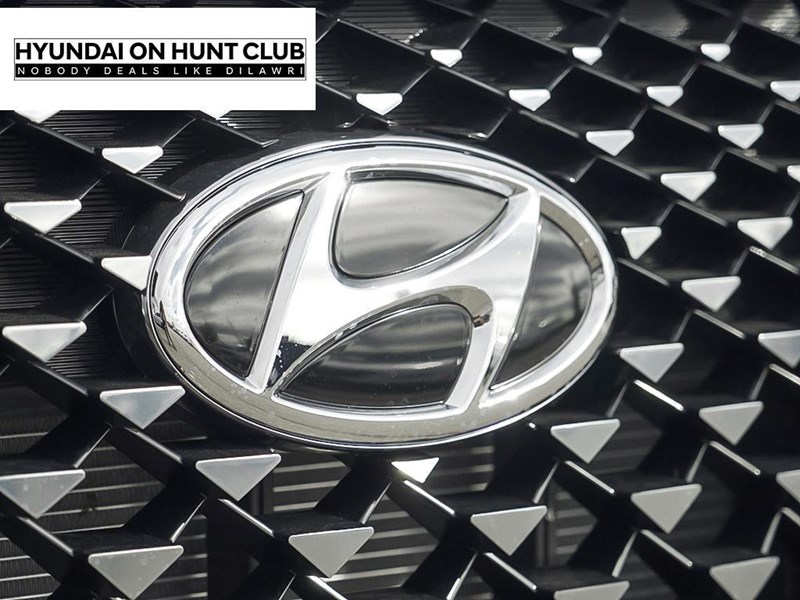 2025 Hyundai Venue Ultimate IVT w/Black Interior