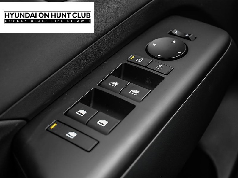 2025 Hyundai Kona Electric Ultimate FWD *Ltd Avail*