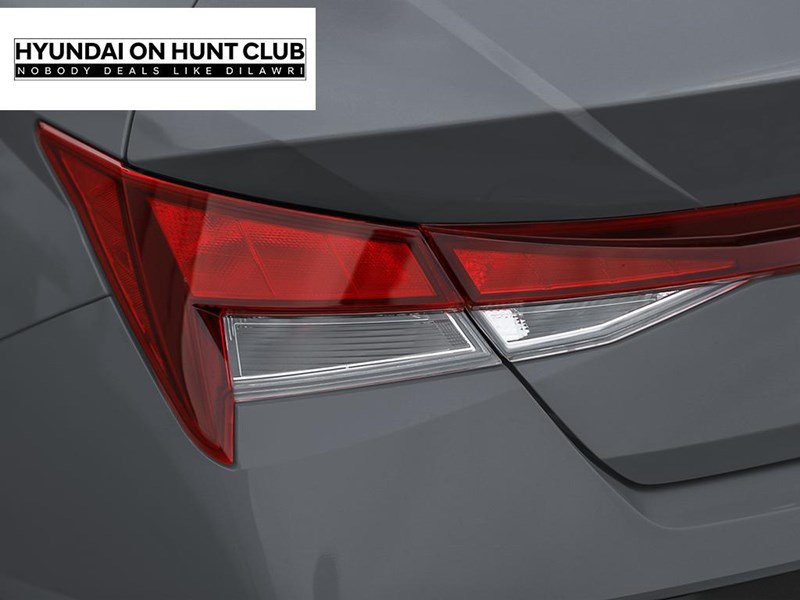 2025 Hyundai Elantra Essential IVT