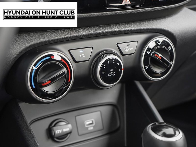 2025 Hyundai Venue Preferred IVT w/Two-Tone