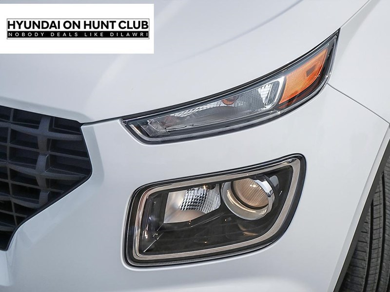 2025 Hyundai Venue Preferred IVT w/Two-Tone