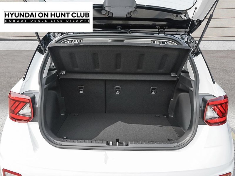 2025 Hyundai Venue Preferred IVT w/Two-Tone
