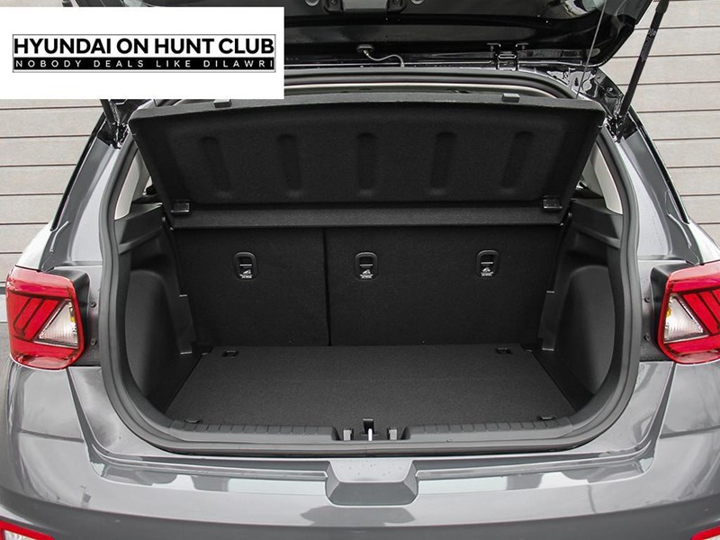 2025 Hyundai Venue Preferred IVT w/Two-Tone