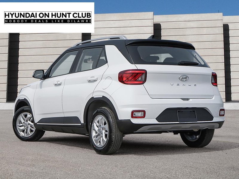 2025 Hyundai Venue Preferred IVT w/Two-Tone
