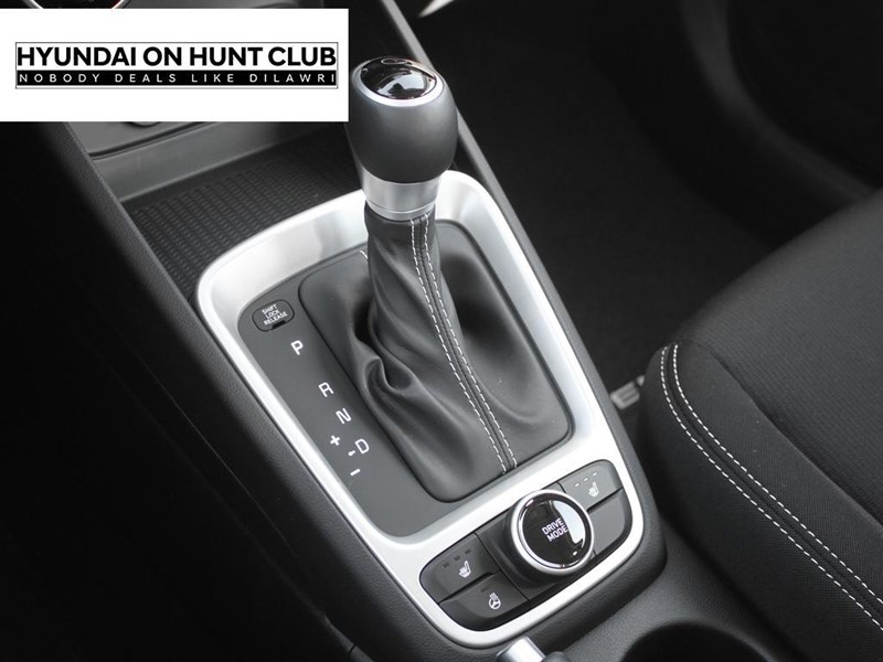 2025 Hyundai Venue Preferred IVT w/Two-Tone