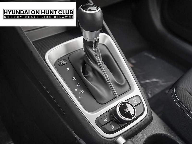2025 Hyundai Venue Preferred IVT w/Two-Tone