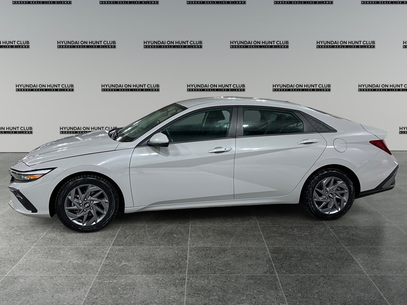 2025 Hyundai Elantra Preferred IVT