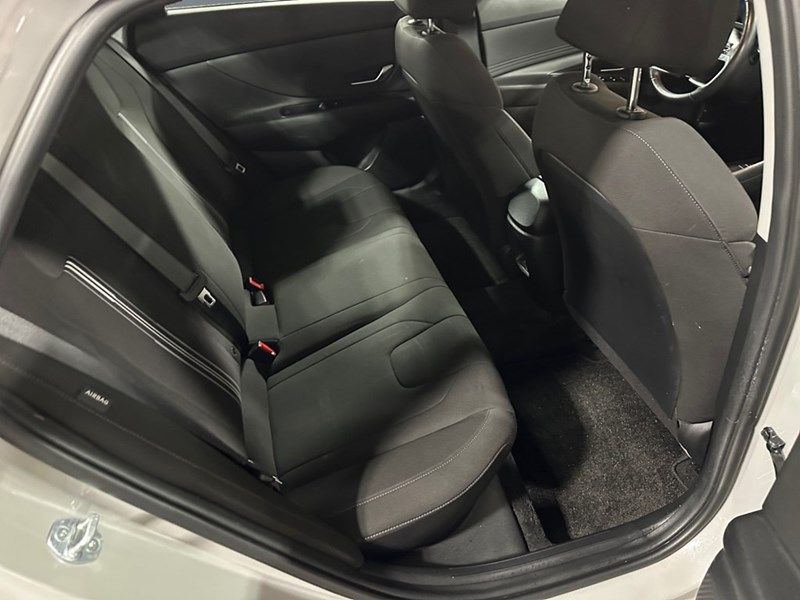 2025 Hyundai Elantra Preferred IVT