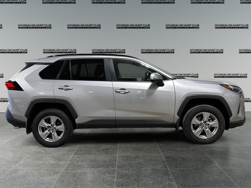 2025 Toyota RAV4 XLE AWD
