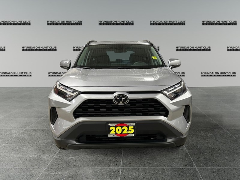 2025 Toyota RAV4 XLE AWD