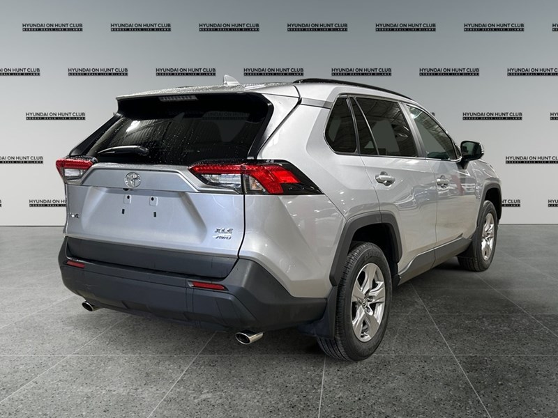 2025 Toyota RAV4 XLE AWD