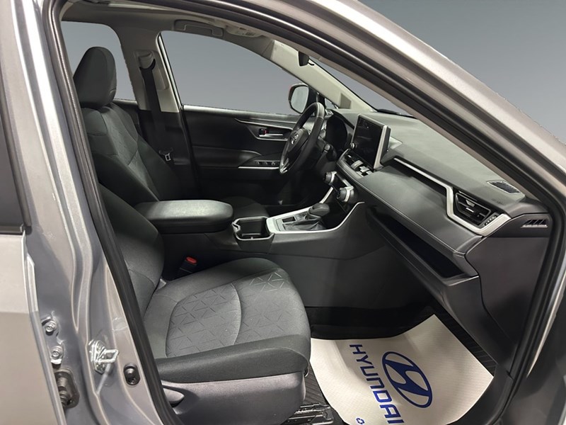 2025 Toyota RAV4 XLE AWD