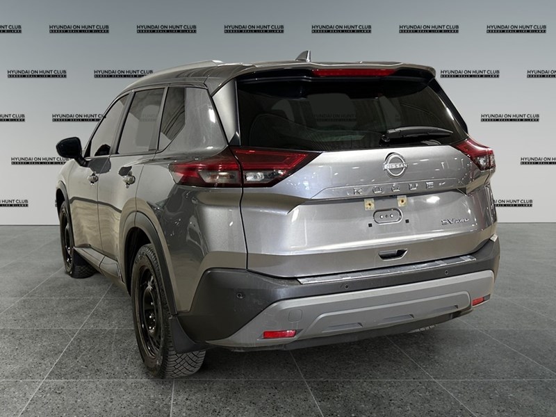 2022 Nissan Rogue AWD SV