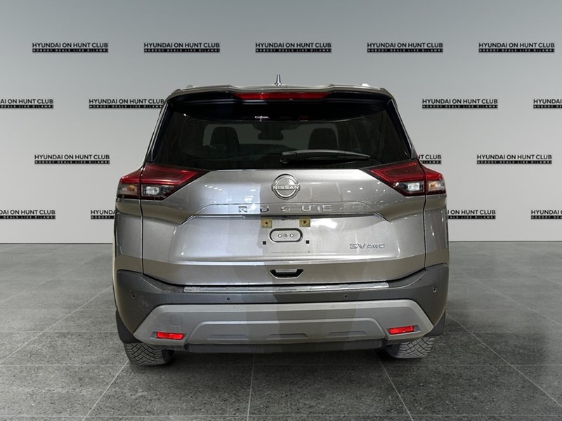 2022 Nissan Rogue AWD SV