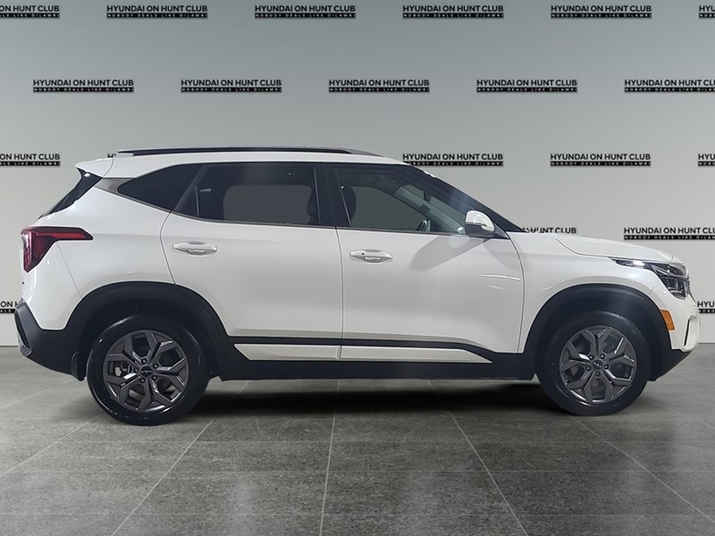 2024 Kia Seltos EX AWD