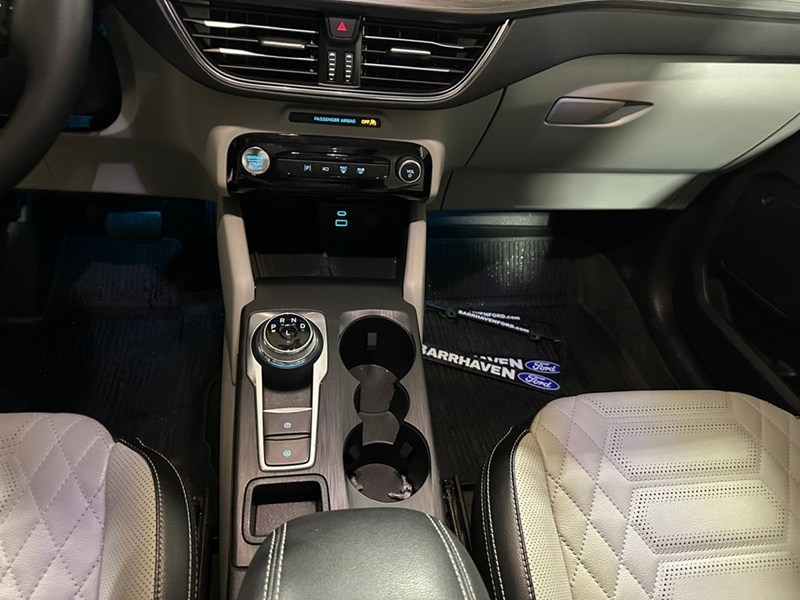 2023 Ford Escape Platinum AWD