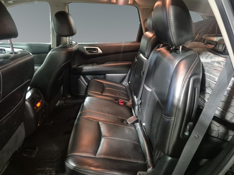 2017 Nissan Pathfinder 4WD 4dr Platinum