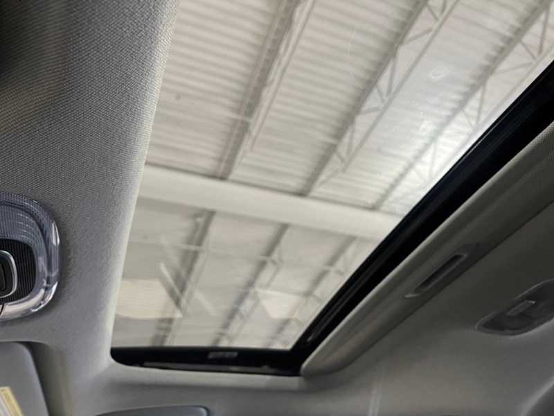 2025 Hyundai Elantra Luxury IVT