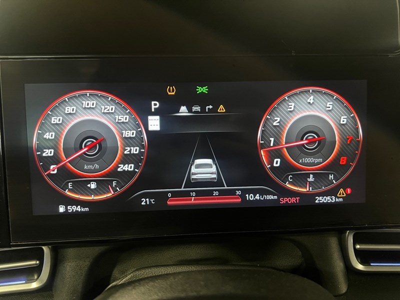 2025 Hyundai Elantra Luxury IVT