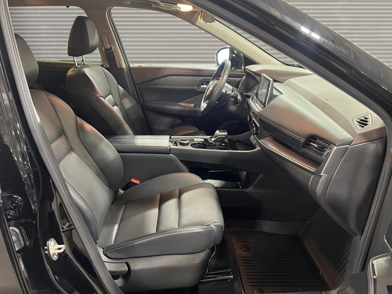 2023 Nissan Rogue AWD SV Midnight Edition