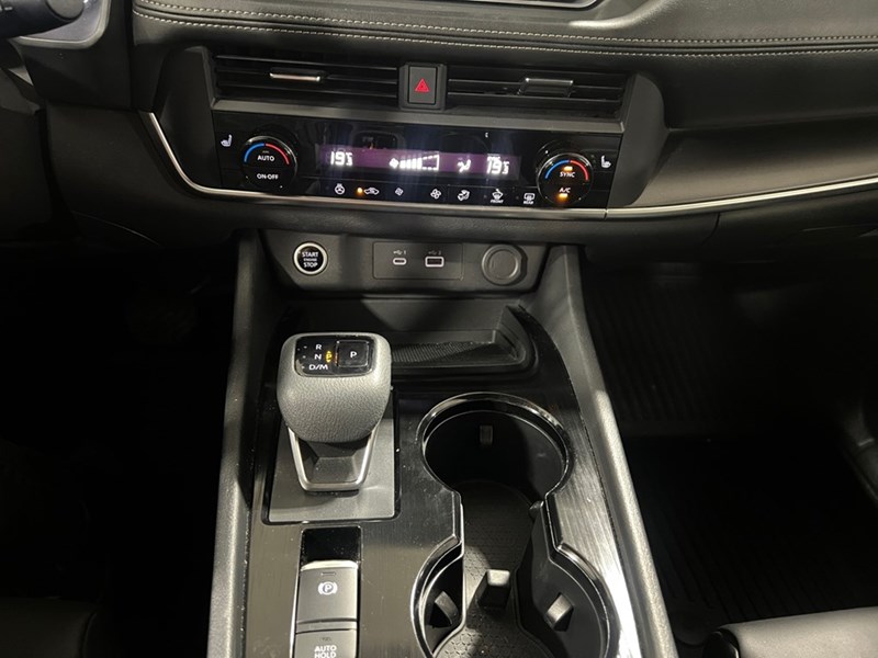 2023 Nissan Rogue AWD SV Midnight Edition