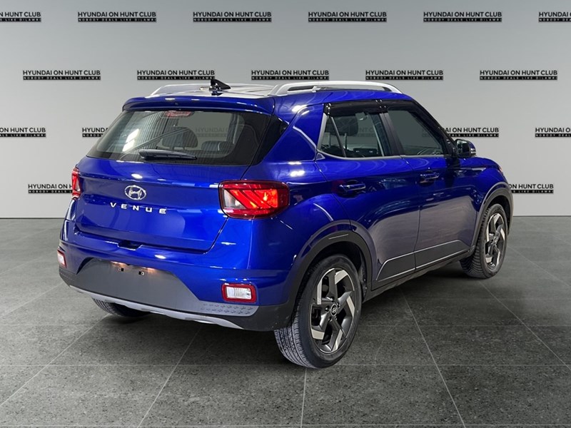 2022 Hyundai Venue Ultimate IVT w/Black Interior