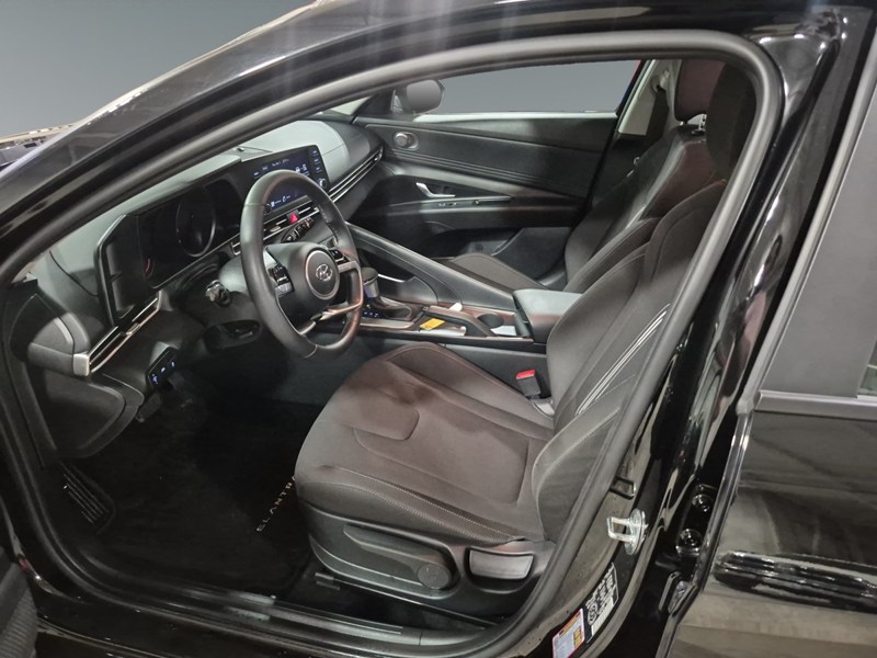 2023 Hyundai Elantra Preferred IVT