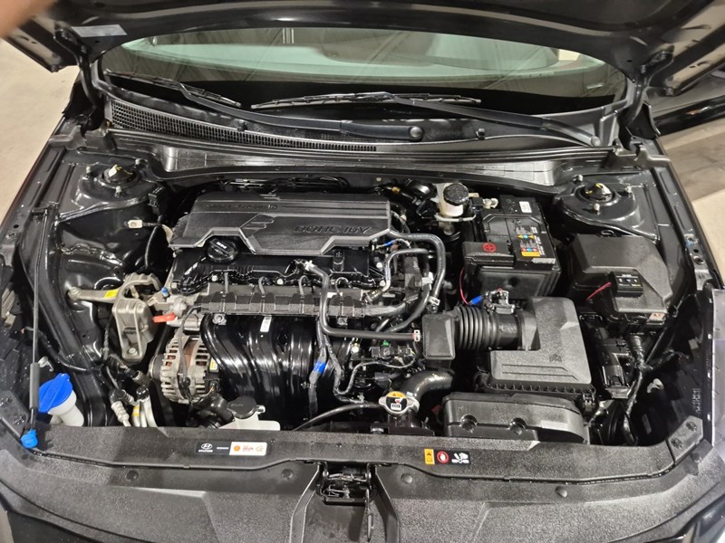2023 Hyundai Elantra Preferred IVT