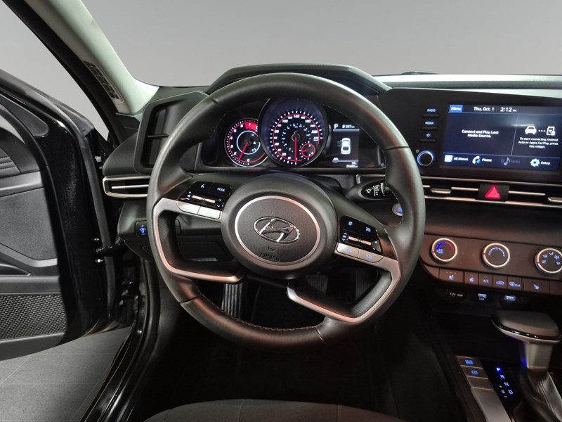 2023 Hyundai Elantra Preferred IVT