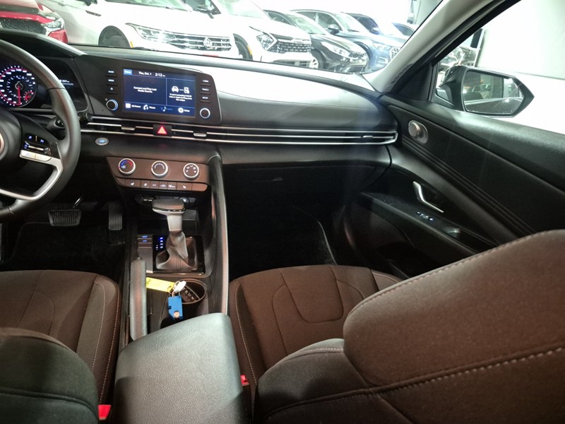 2023 Hyundai Elantra Preferred IVT