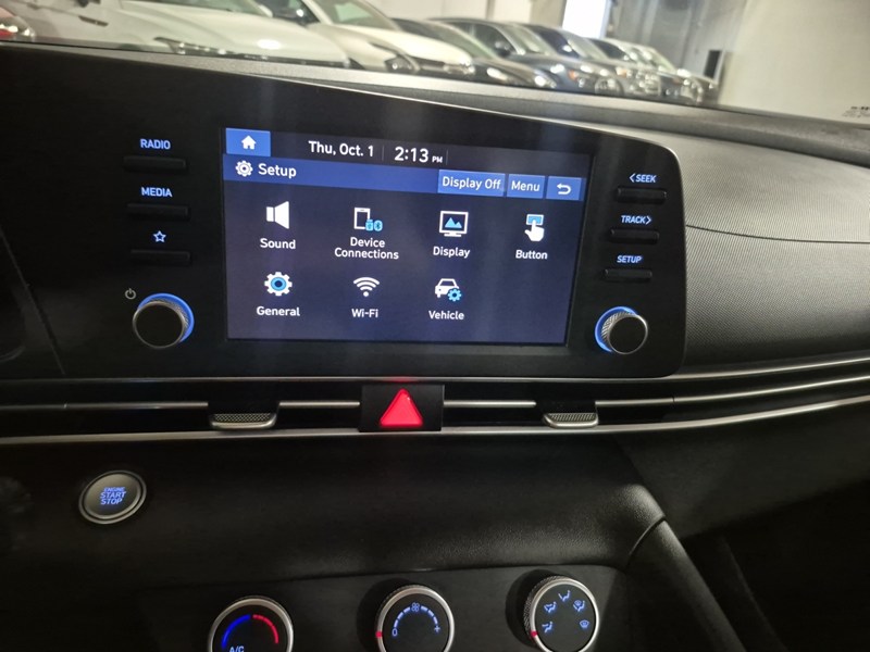 2023 Hyundai Elantra Preferred IVT