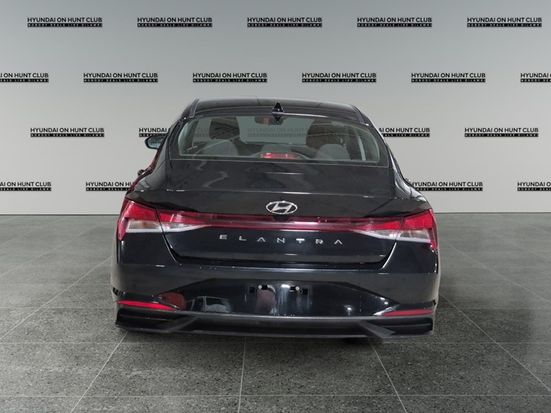 2023 Hyundai Elantra Preferred IVT