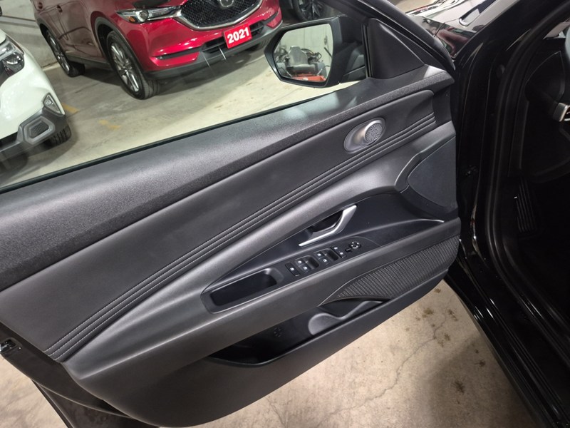 2023 Hyundai Elantra Preferred IVT
