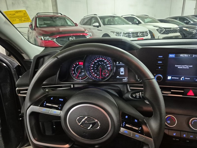 2023 Hyundai Elantra Preferred IVT