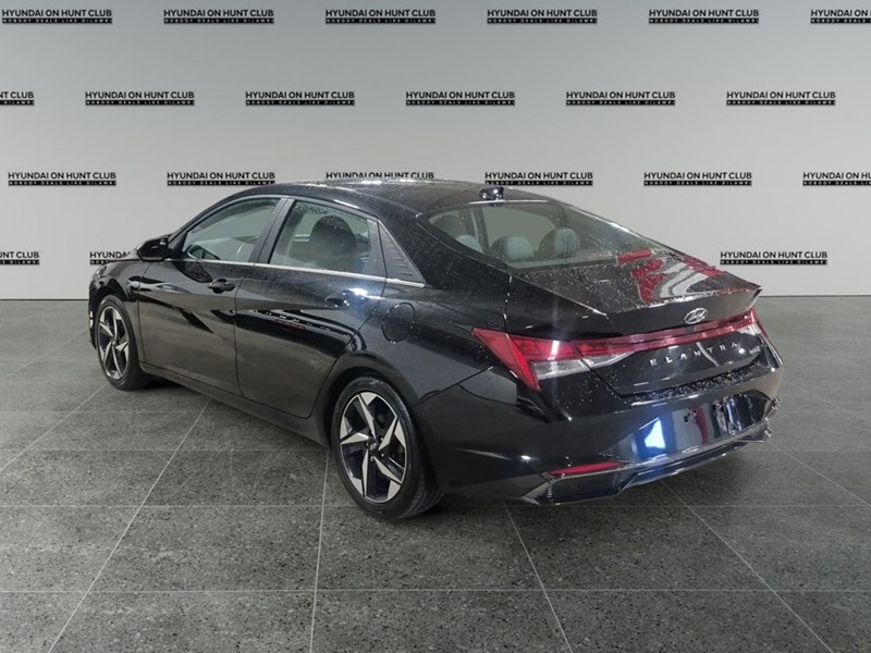 2023 Hyundai Elantra HEV Luxury DCT