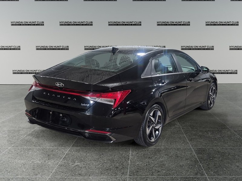 2023 Hyundai Elantra HEV Luxury DCT