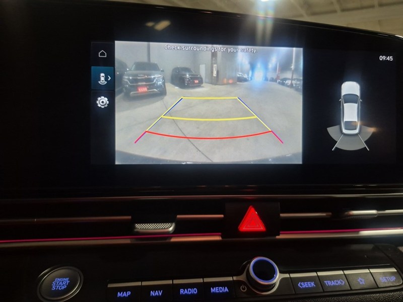 2023 Hyundai Elantra HEV Luxury DCT