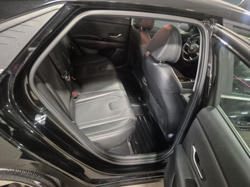 2023 Hyundai Elantra HEV Luxury DCT