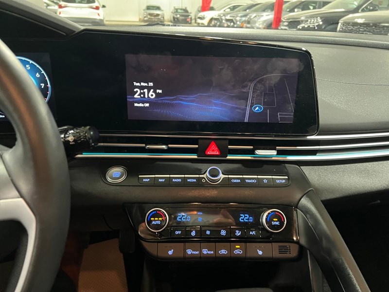 2023 Hyundai Elantra Preferred IVT w/Tech Pkg