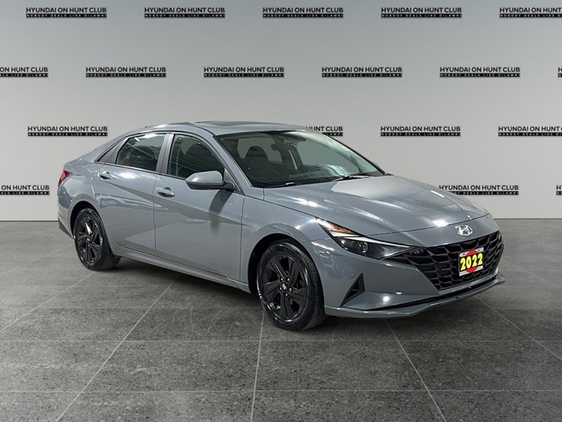 2022 Hyundai Elantra Preferred IVT w/Sun & Tech Package