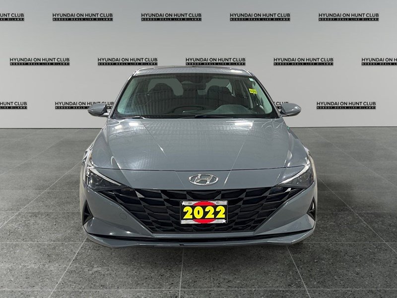 2022 Hyundai Elantra Preferred IVT w/Sun & Tech Package