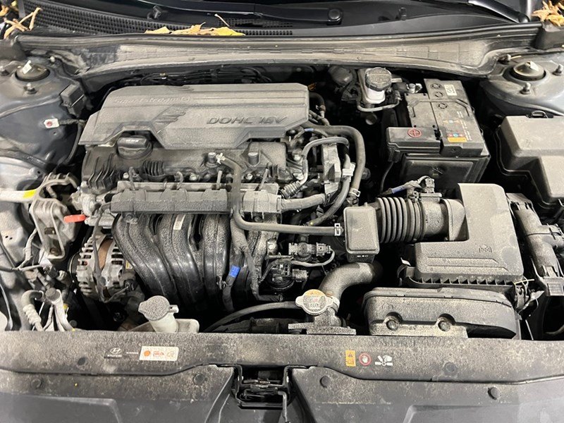 2022 Hyundai Elantra Preferred IVT w/Sun & Tech Package