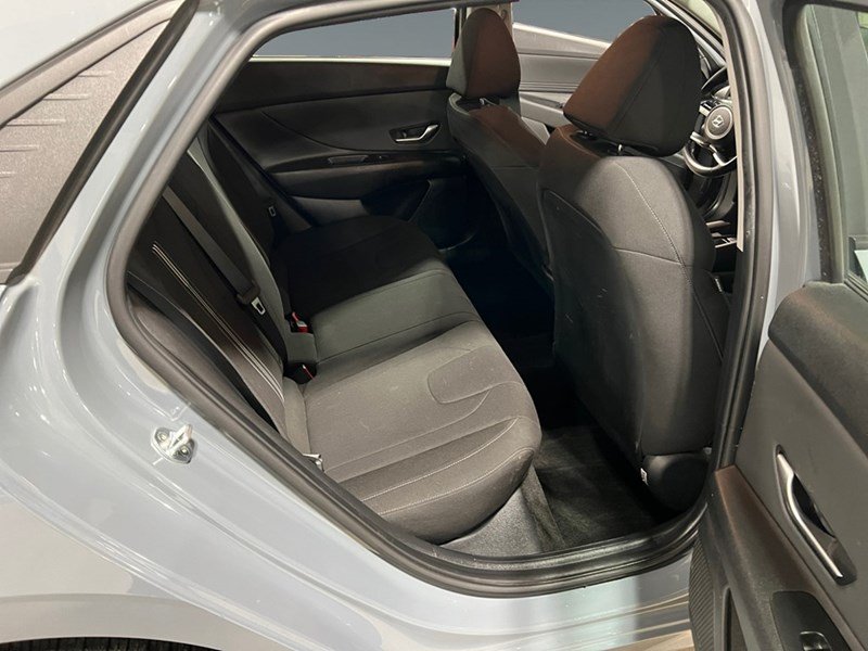 2022 Hyundai Elantra Preferred IVT w/Sun & Tech Package