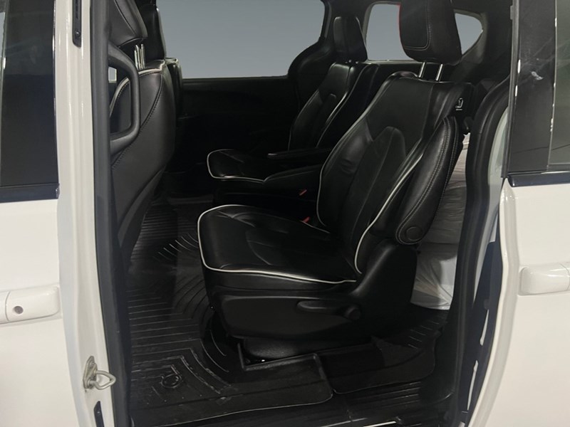 2022 Chrysler Pacifica Hybrid Limited 2WD