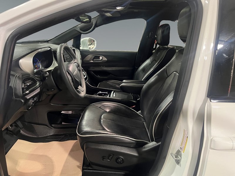 2022 Chrysler Pacifica Hybrid Limited 2WD