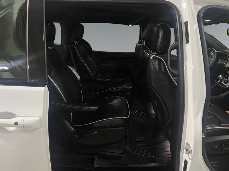 2022 Chrysler Pacifica Hybrid Limited 2WD